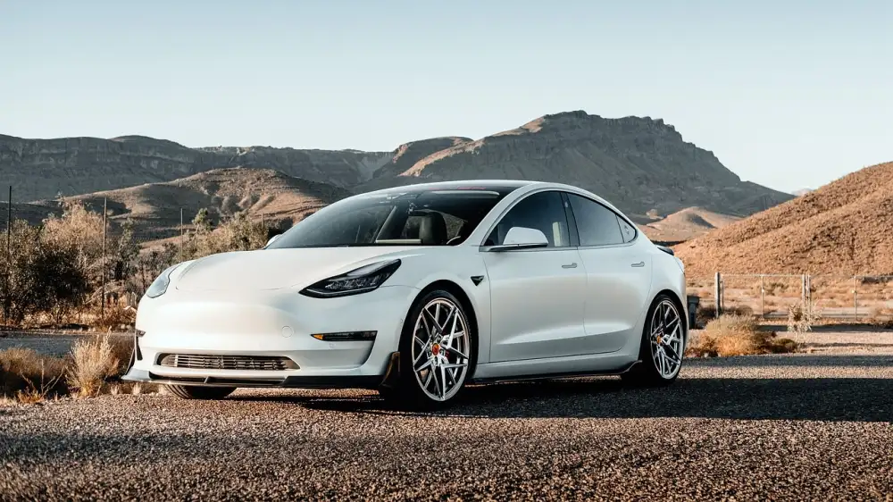 Tesla Model 3 Cena